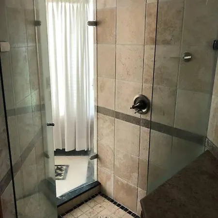 Apartamento Luxury 2 Rooms, Jacuzzi, Excellent Location. *
