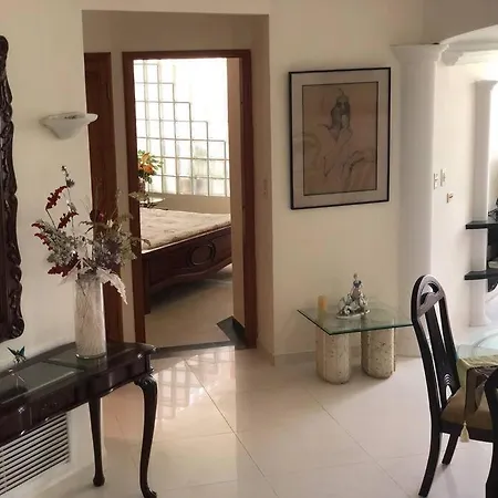 Luxury 2 Rooms, Jacuzzi, Excellent Location.