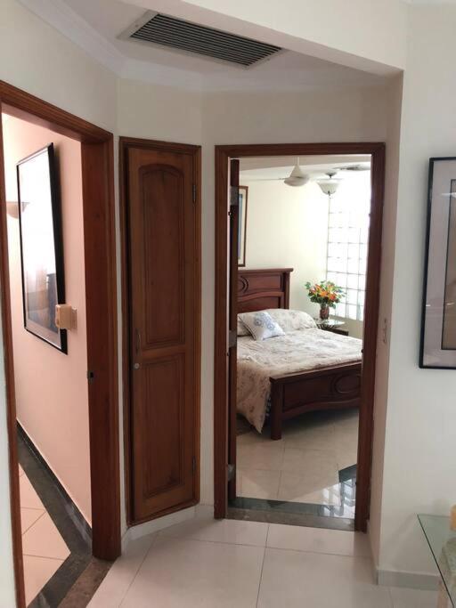 Luxury Apart 2 Rooms, Jacuzzi, Excellent Location.