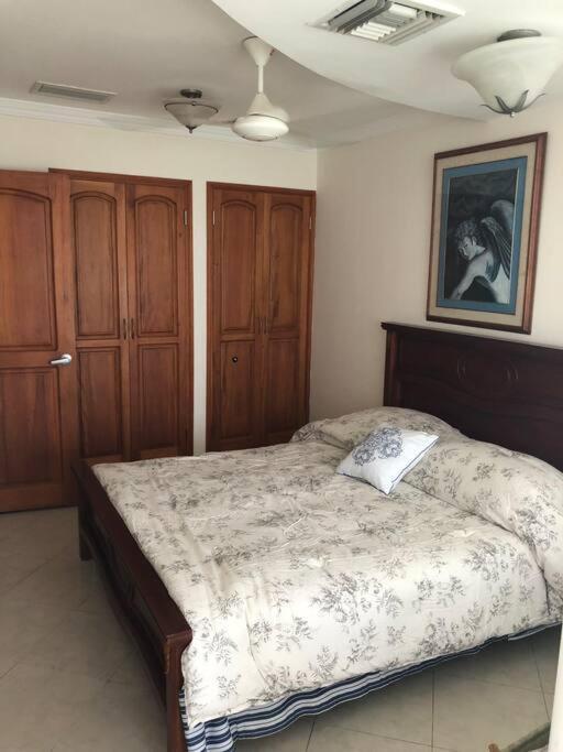 Luxury Apart 2 Rooms, Jacuzzi, Excellent Location.