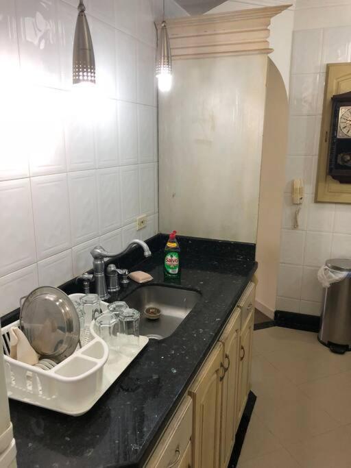 Luxury Apart 2 Rooms, Jacuzzi, Excellent Location.