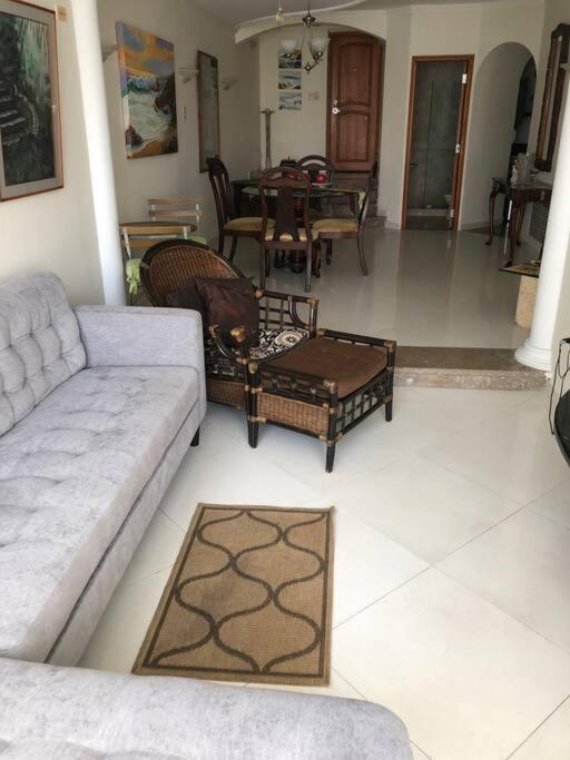 Luxury Apart 2 Rooms, Jacuzzi, Excellent Location. Apartamento *
