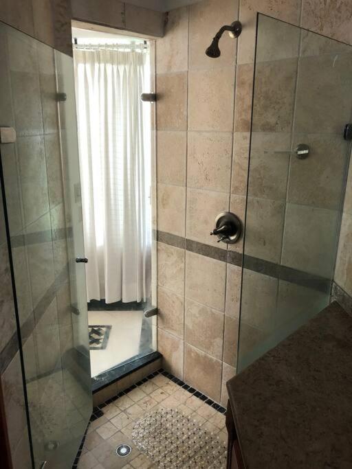 Apartamento Luxury Apart 2 Rooms, Jacuzzi, Excellent Location. *