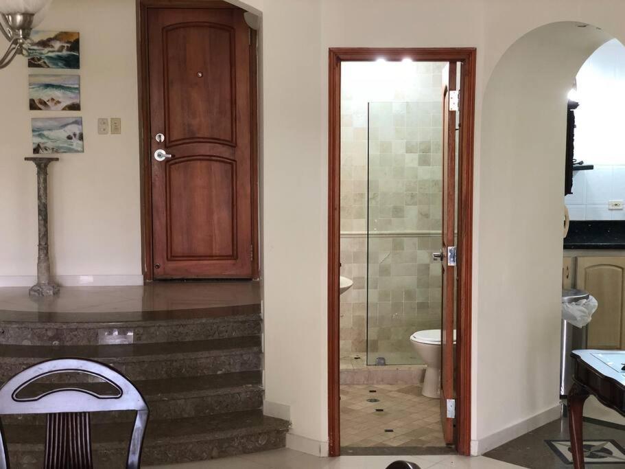 Luxury Apart 2 Rooms, Jacuzzi, Excellent Location. *