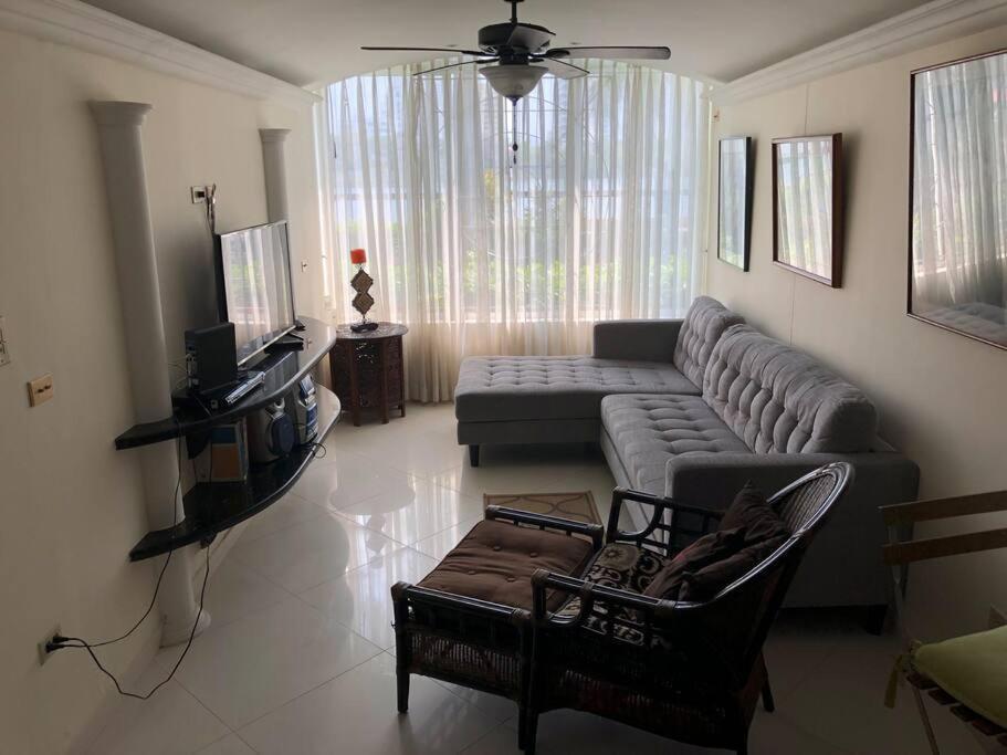 Luxury Apart 2 Rooms, Jacuzzi, Excellent Location. Apartamento