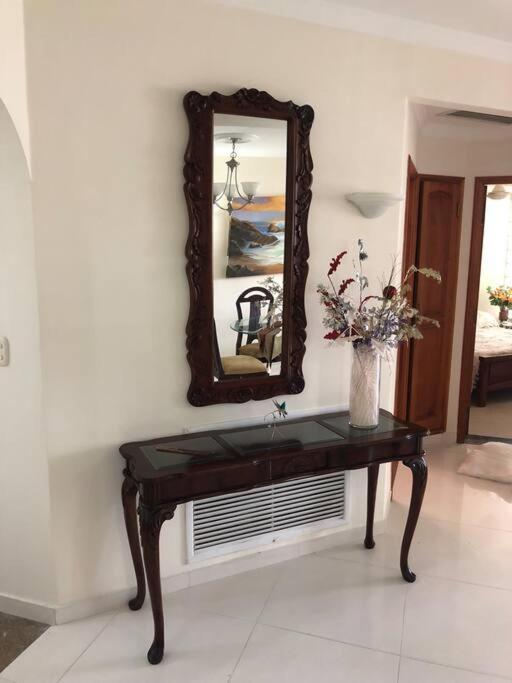 Apartamento Luxury Apart 2 Rooms, Jacuzzi, Excellent Location. *