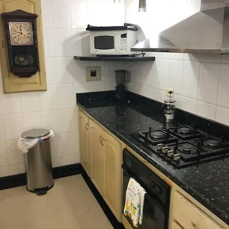 Luxury 2 Rooms, Jacuzzi, Excellent Location. *